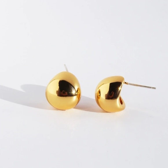 Chic Gold Plated Earrings - Picture 2 of 5